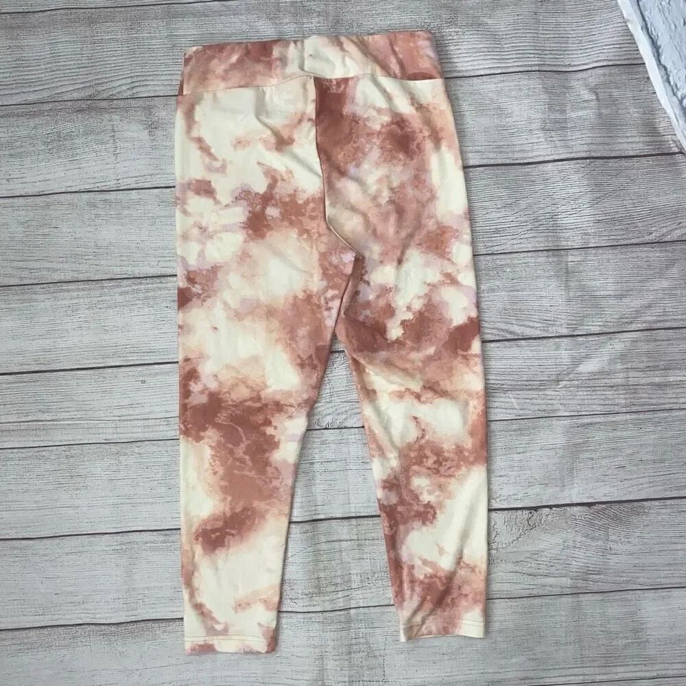Time and Tru tie dye capri leggings women size small